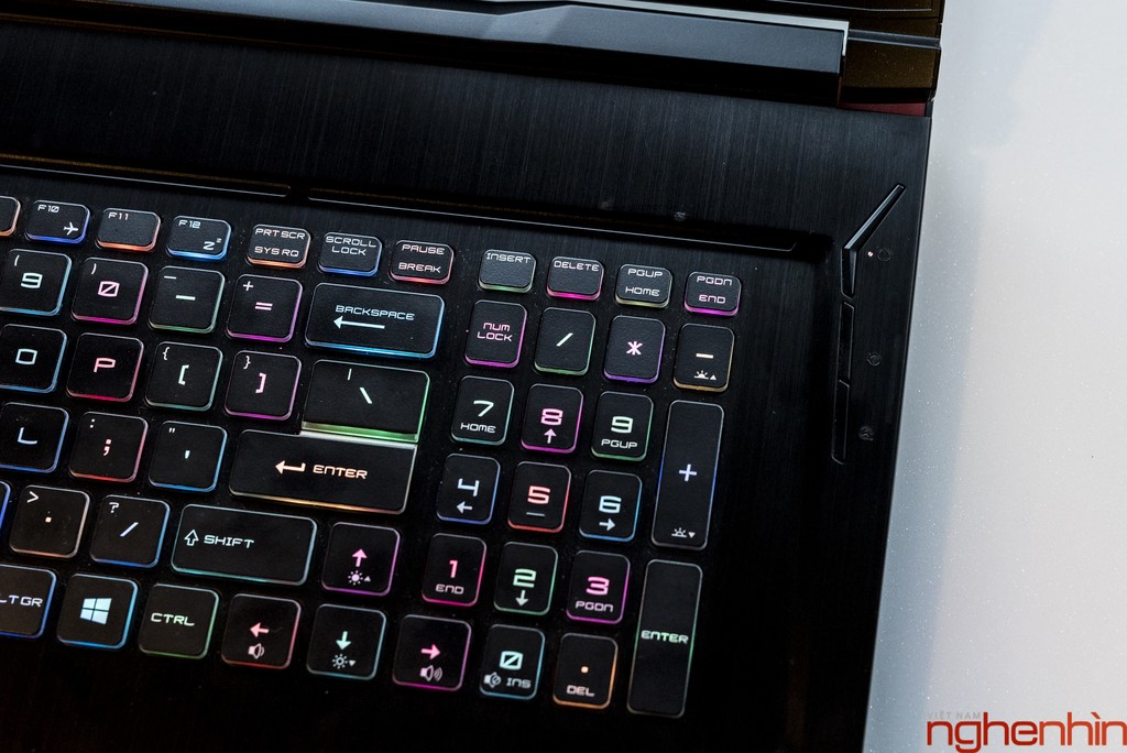 Mở hộp MSI GE73VR 7RF Raider : laptop chơi game 17 inch siêu mỏng nhẹ, hiệu năng cao ảnh 9