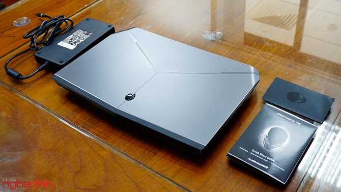Mở hộp gaming laptop Alienware 15 R2 cấu hình 'khủng' nhất ảnh 6