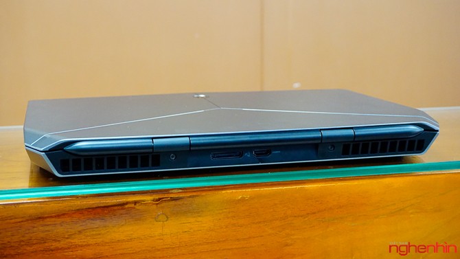 Mở hộp gaming laptop Alienware 15 R2 cấu hình 'khủng' nhất ảnh 8