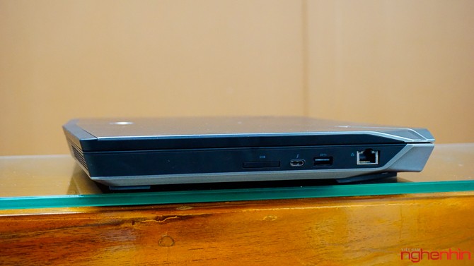 Mở hộp gaming laptop Alienware 15 R2 cấu hình 'khủng' nhất ảnh 9