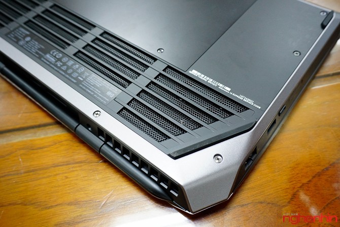 Mở hộp gaming laptop Alienware 15 R2 cấu hình 'khủng' nhất ảnh 12