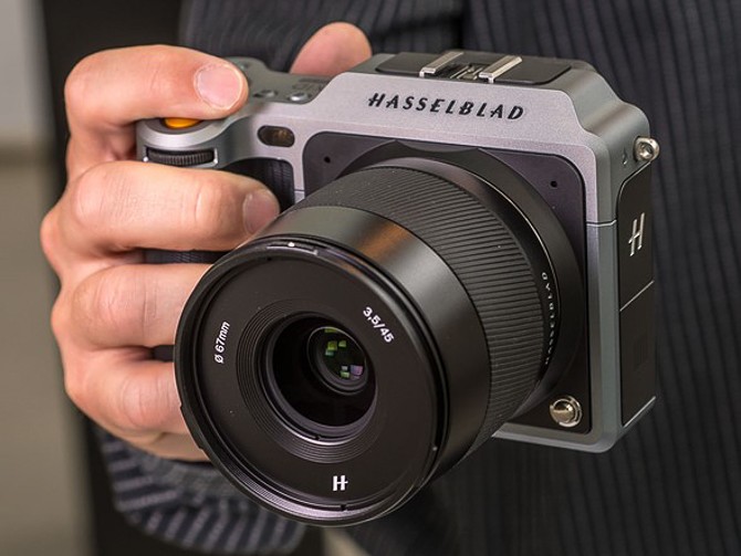 Cận cảnh Hasselblad X1D-50c - mirrorless medium-format đầu tiên trên thế giới ảnh 2