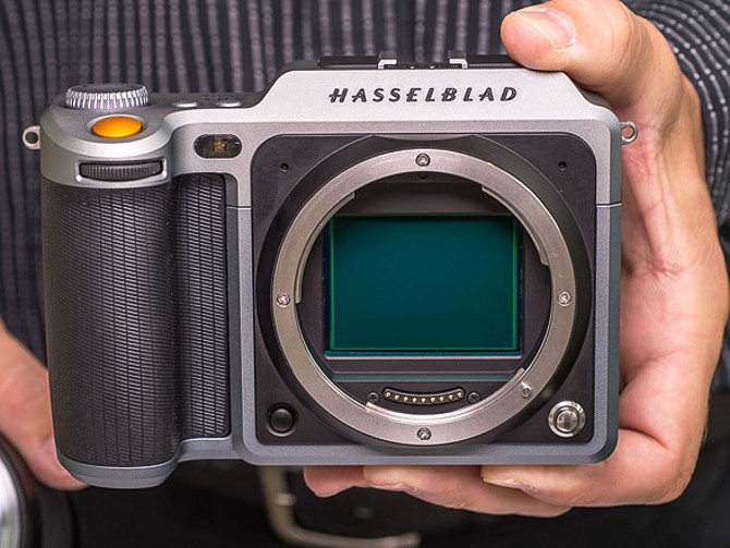 Cận cảnh Hasselblad X1D-50c - mirrorless medium-format đầu tiên trên thế giới ảnh 1