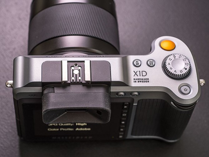 Cận cảnh Hasselblad X1D-50c - mirrorless medium-format đầu tiên trên thế giới ảnh 7