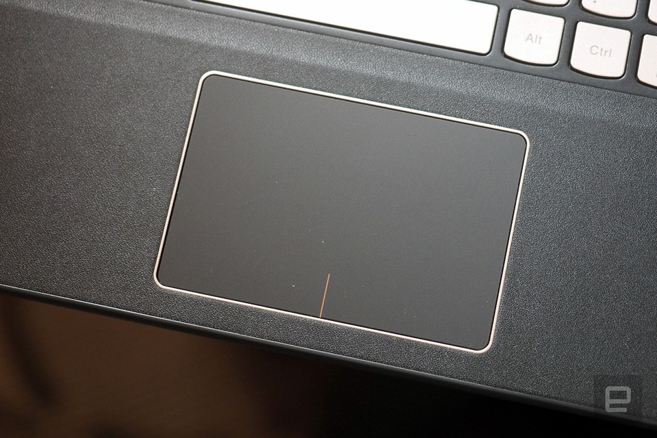 Bộ ảnh Lenovo Yoga 900s - laptop lai tablet mỏng nhất thế giới ảnh 8