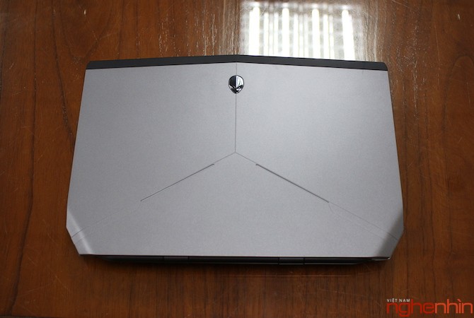 Đập hộp game laptop Alienware 13 