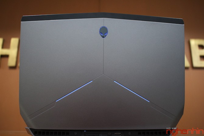 Đập hộp game laptop Alienware 13 