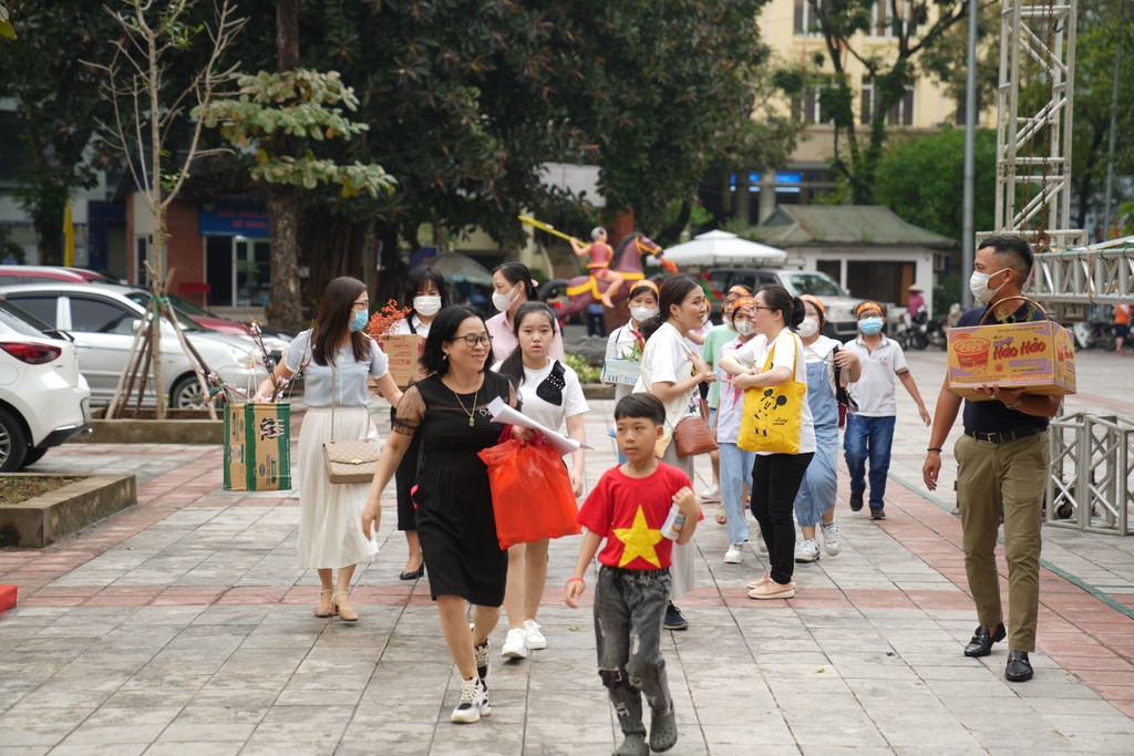 Rộn ràng ngày hội Cha-Ching trang bị kỹ năng quản lý tiền cho trẻ em Việt Nam ảnh 1