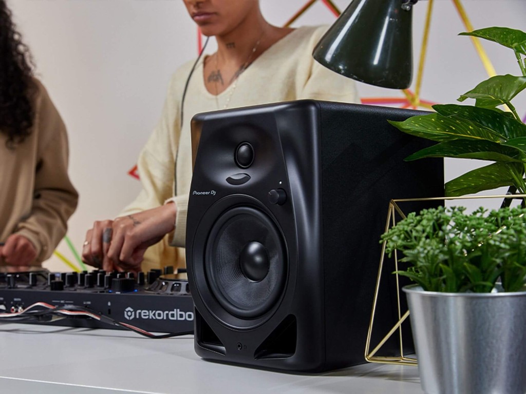Pioneer DJ ra mắt loa kiểm âm mới có hỗ trợ Bluetooth ảnh 3