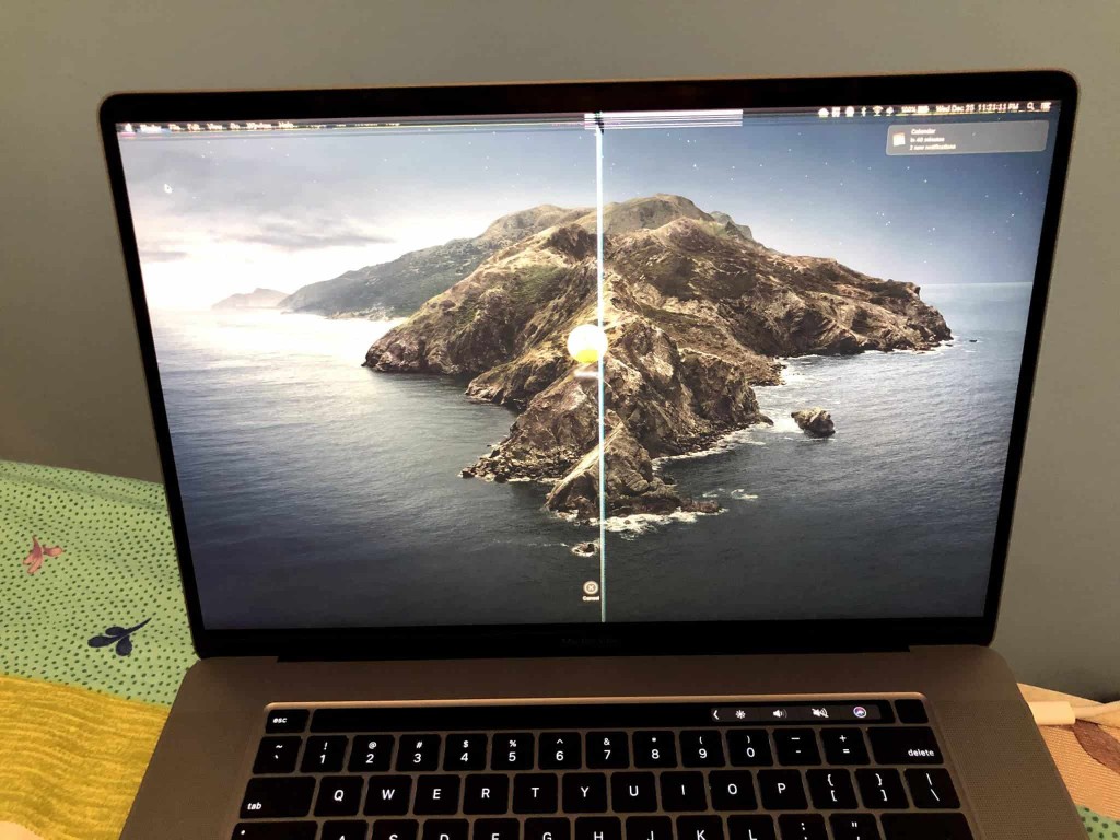 Apple muốn người dùng gỡ bỏ miếng che webcam trên MacBook ảnh 2
