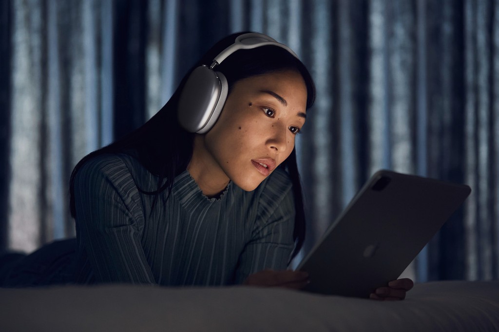 Apple ra mắt AirPods Max: tai nghe trùm đầu sang chảnh, chống ồn, có núm xoay, giá 549 USD ảnh 1