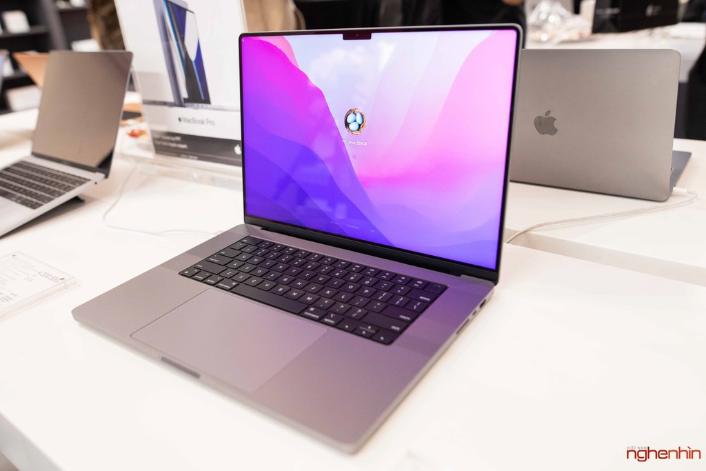 FPT Shop & F.Studio mở bán MacBook Pro 14/16 2021 chính hãng đầu tiên ảnh 2