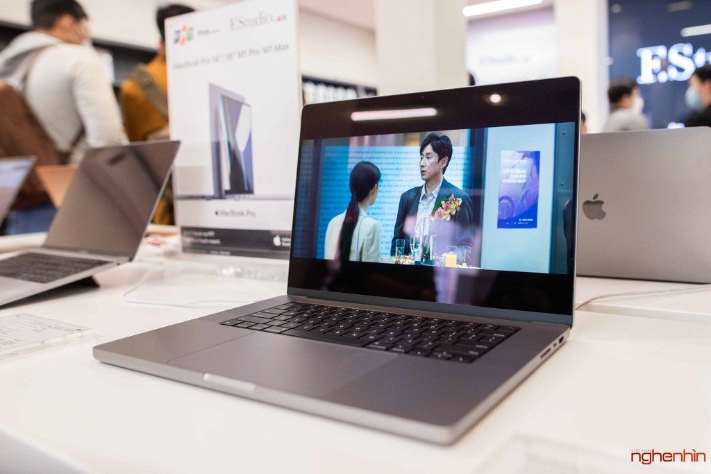 FPT Shop & F.Studio mở bán MacBook Pro 14/16 2021 chính hãng đầu tiên ảnh 8