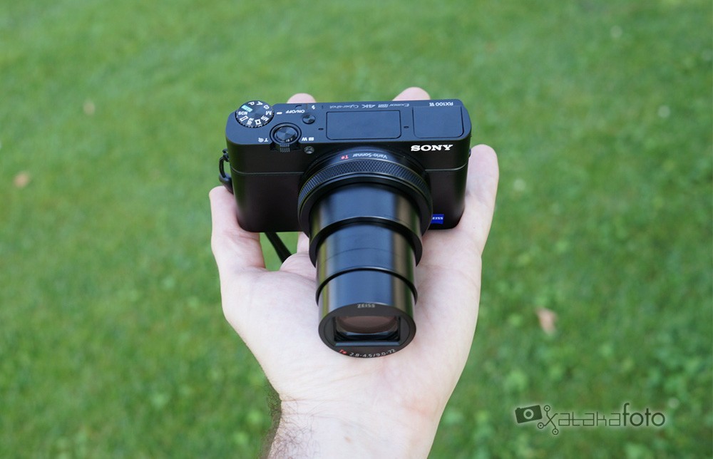 Sony công bố máy ảnh RX100 VI: Ống kính zoom 8,3x, chụp 24 hình trên giây ảnh 4