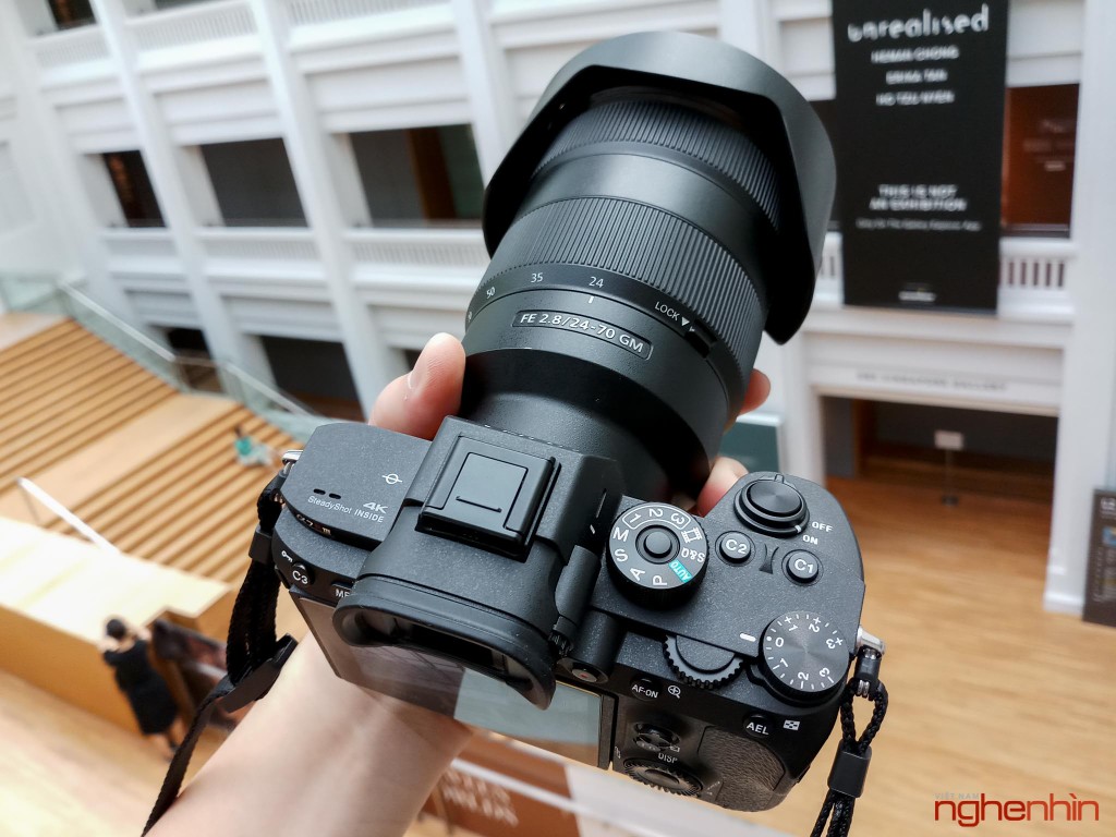 Cận cảnh Sony A7R III: cảm giác cầm tốt hơn, chụp nhanh, pin lớn ảnh 19