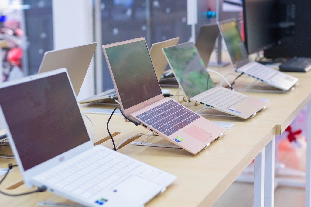 CellphoneS khai trương đồng loạt 12 cửa hàng Trung tâm laptop - thiết bị nhà thông minh mới ảnh 2