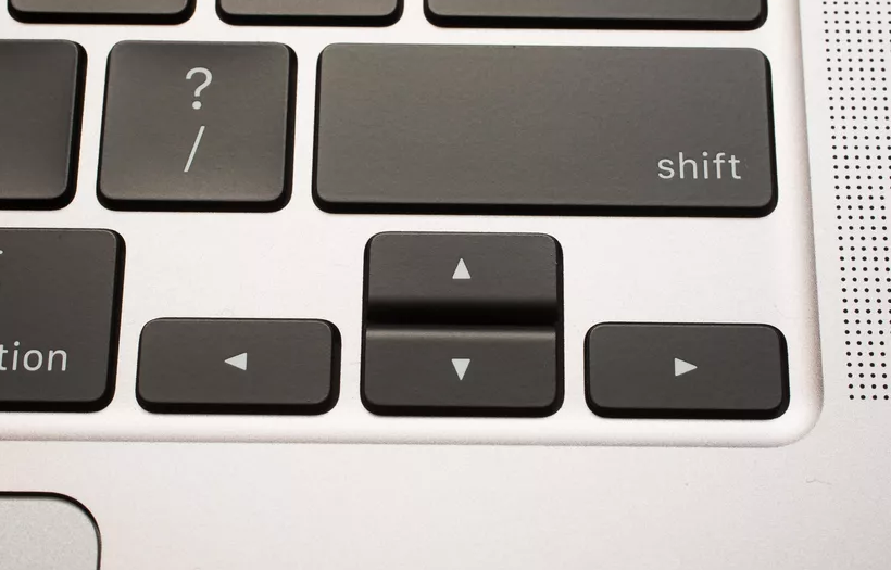 MacBook Pro 16 inch chính thức: Bàn phím Magic Keyboard, 6 loa, giá từ 2399 USD ảnh 4