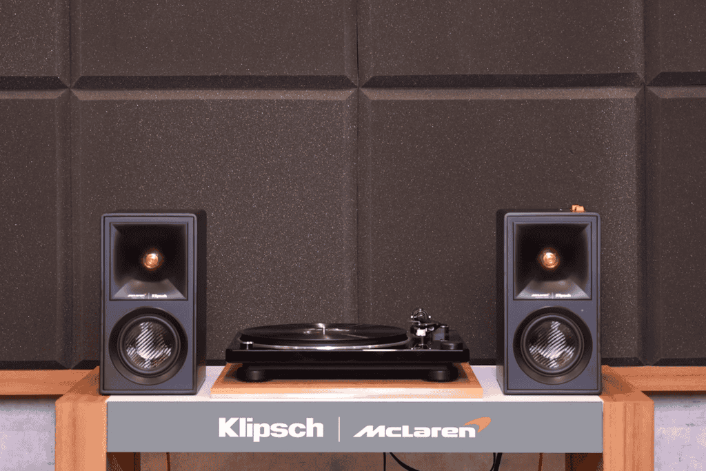 Klipsch The Fives phiên bản McLaren Edition - Ngoài hình chất, woofer carbon giá trị, tạo nền bass khác biệt  ảnh 9