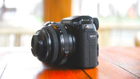 Cận cảnh máy ảnh định dạng Medium format Fujifilm GFX 100S II vừa ra mắt, cảm biến tương tự GFX 100 II nhưng trọng lượng nhẹ hơn