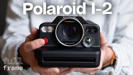 Chi tiết máy ảnh chụp lấy liền hàng đầu Polaroid I-2 với hệ thống lấy nét tự động LiDAR cùng ống kính ba thành phần