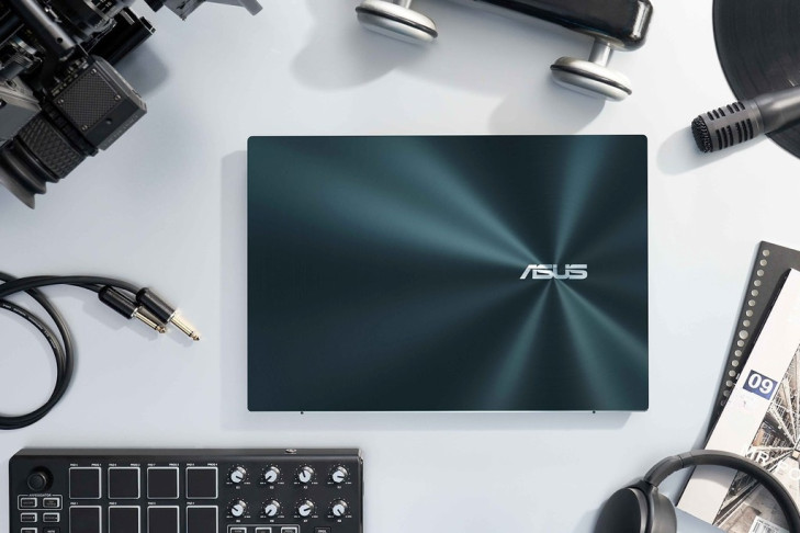 Editors’ Choice 2021: ASUS Zenbook Pro Duo 15 OLED  “Laptop cao cấp nhất của năm”  ảnh 5