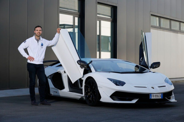 Apple thuê cựu giám đốc điều hành Lamborghini để thiết kế xe điện ảnh 2