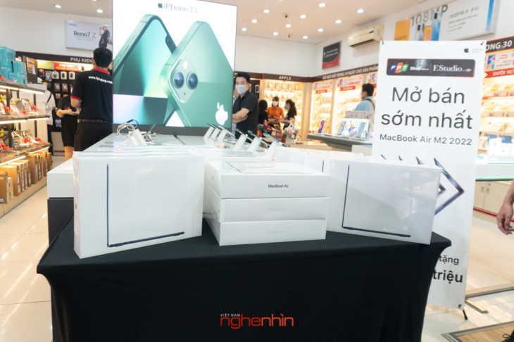 FPT Shop mở bán sớm MacBook Air M2 tại Việt Nam cùng quà tặng hấp dẫn ảnh 16