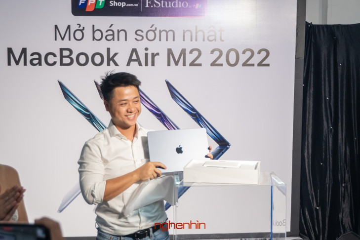 FPT Shop mở bán sớm MacBook Air M2 tại Việt Nam cùng quà tặng hấp dẫn ảnh 12