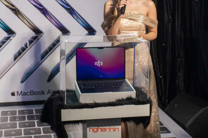FPT Shop mở bán sớm MacBook Air M2 tại Việt Nam cùng quà tặng hấp dẫn ảnh 4