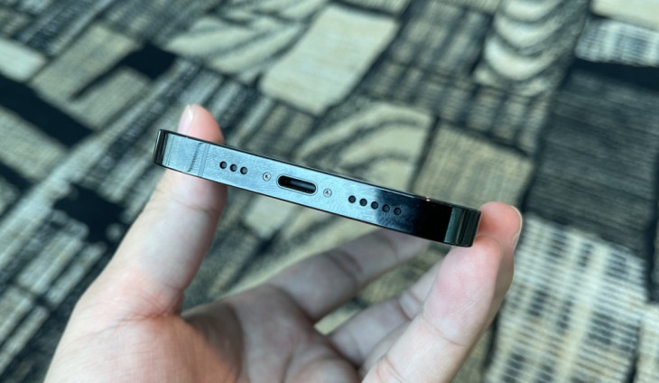Cổng Lightning trên iPhone 14 Pro vẫn là chuẩn USB 2.0 dù ảnh rất nặng ảnh 1