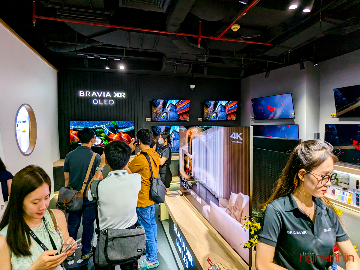 Có gì hấp dẫn trong khu vực TV Sony Bravia tại trung tâm Sony Store ở Vincom Đồng Khởi, TP.Hồ Chí Minh