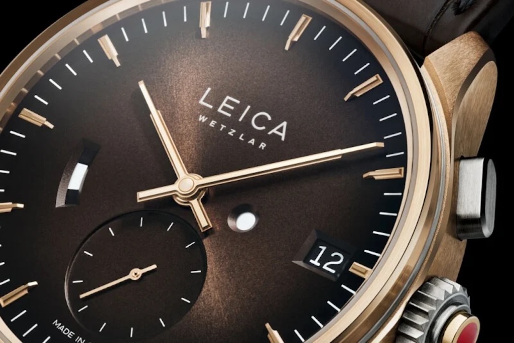 Làm đồng hồ "xịn" chưa đủ, Leica còn phải làm đồng hồ mạ vàng gần 700 triệu đồng cho thêm đẳng cấp!