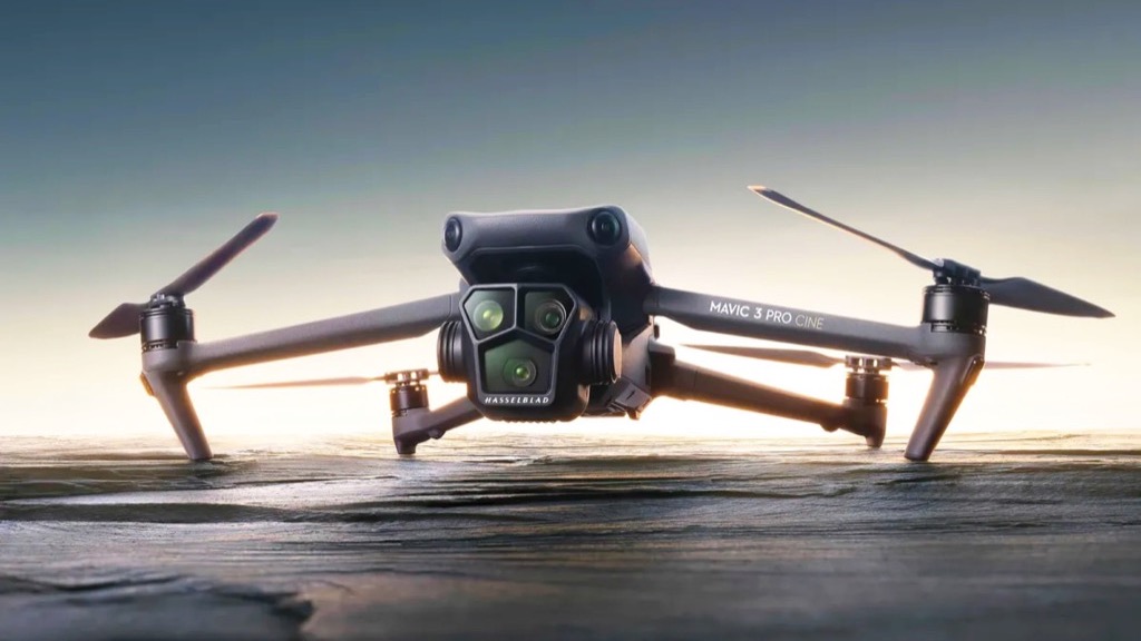Sau Oppo và OnePlus, tới lượt drone bán chuyên DJI Mavic 3 Pro được Hasselblad "phù phép" để có camera "đỉnh"