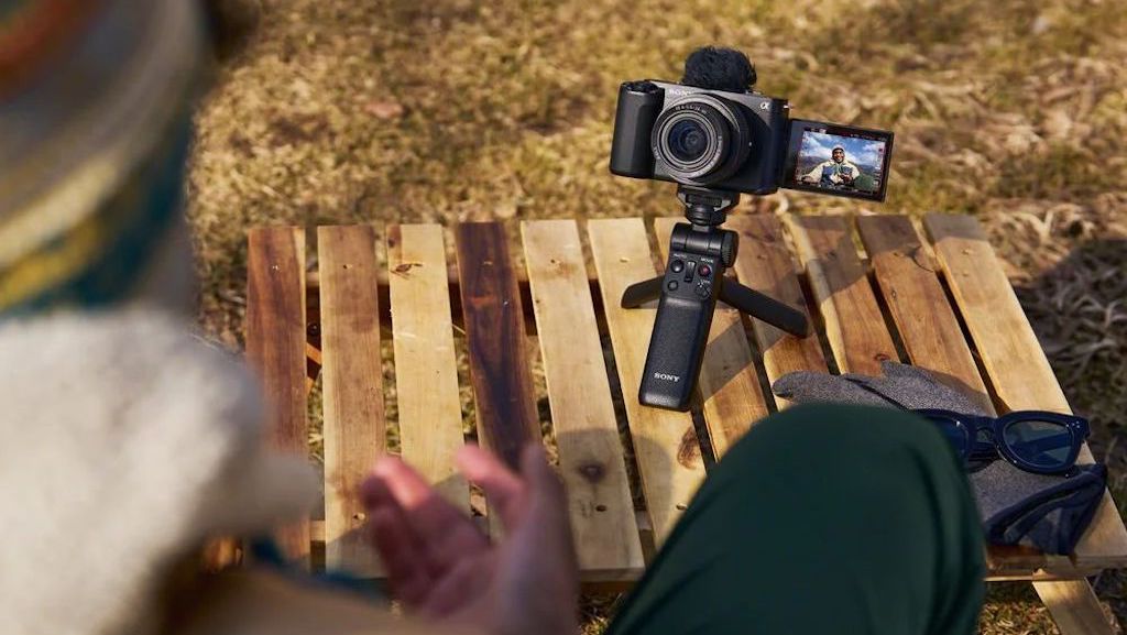 YouTuber, TikToker... hồ hởi với máy ảnh full frame nhỏ gọn Sony ZV-E1 trang bị "tận răng" để làm nội dung