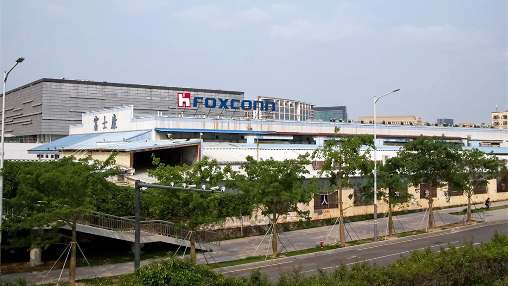 foxconn_factory.jpg (425 KB)